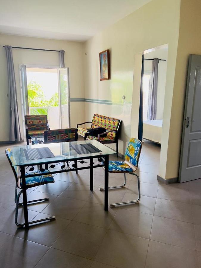 Residence Marie France Mendy Toubab Dialaw Buitenkant foto