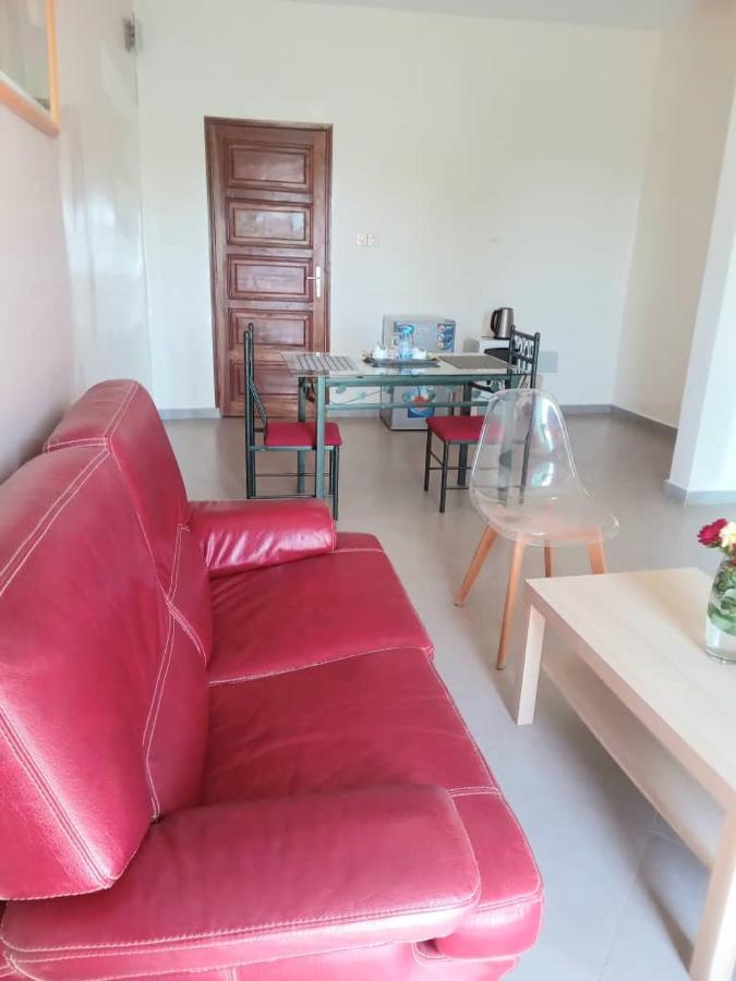 Residence Marie France Mendy Toubab Dialaw Buitenkant foto