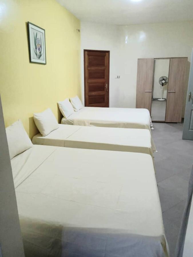 Residence Marie France Mendy Toubab Dialaw Buitenkant foto
