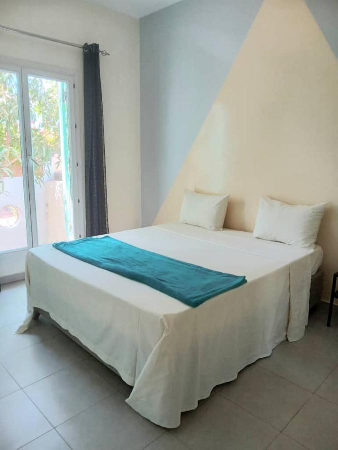 Residence Marie France Mendy Toubab Dialaw Buitenkant foto
