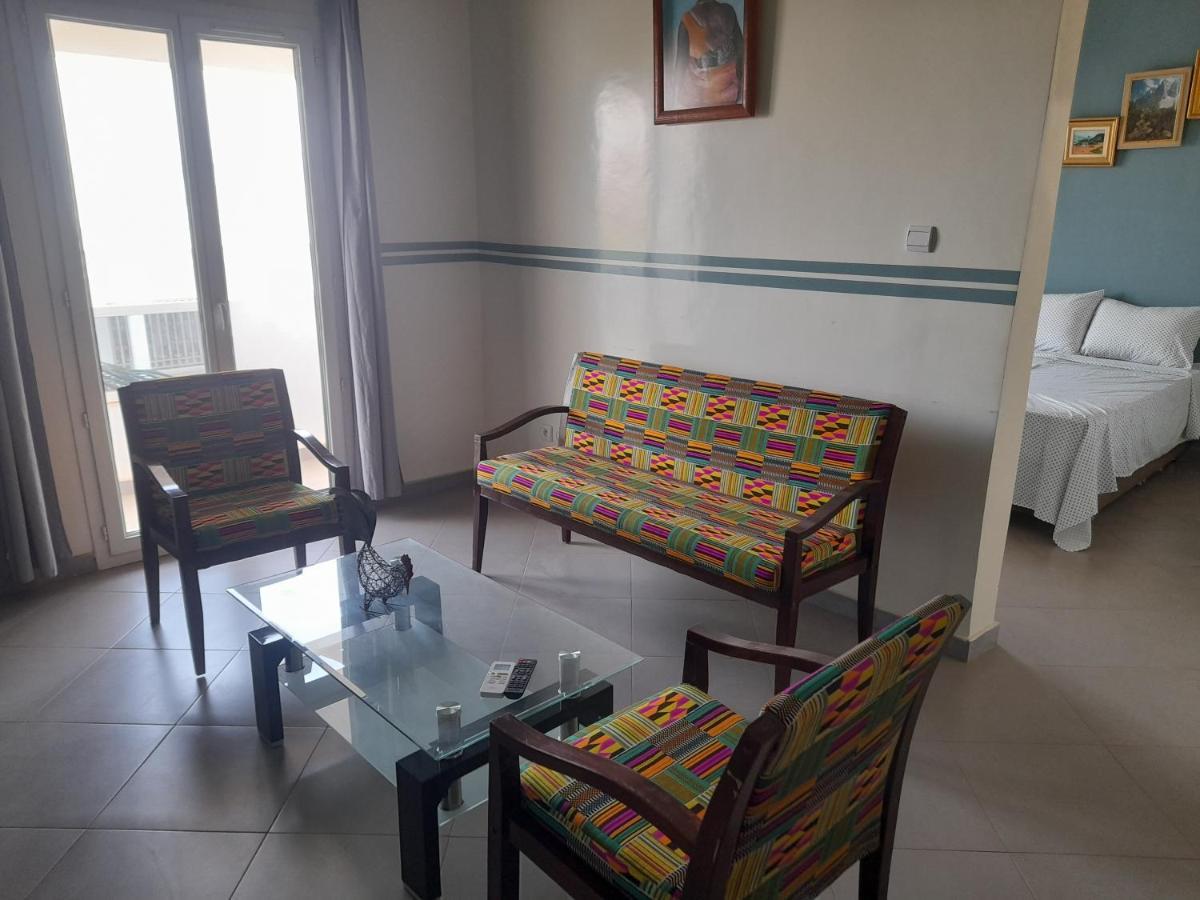 Residence Marie France Mendy Toubab Dialaw Buitenkant foto