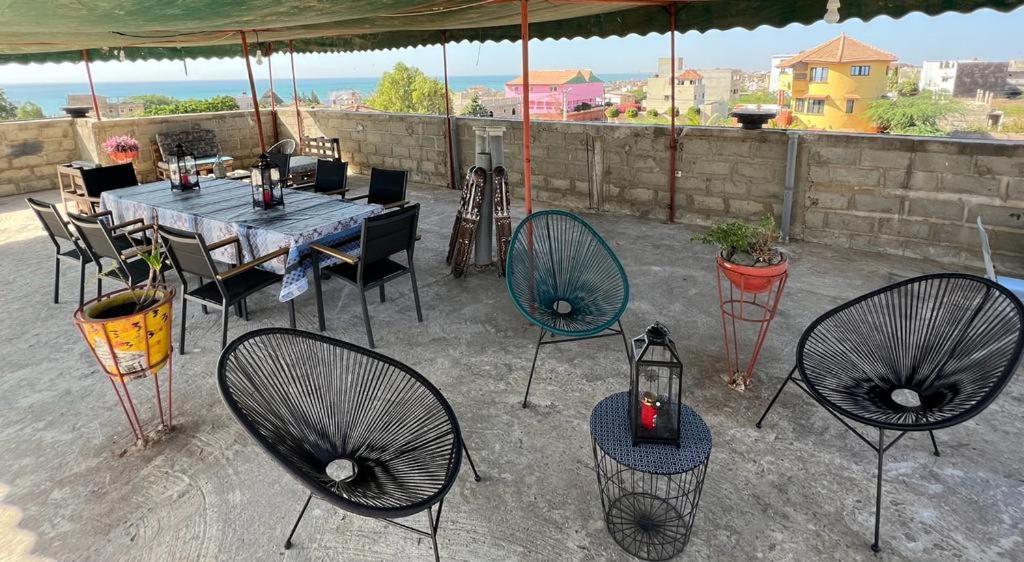 Residence Marie France Mendy Toubab Dialaw Buitenkant foto