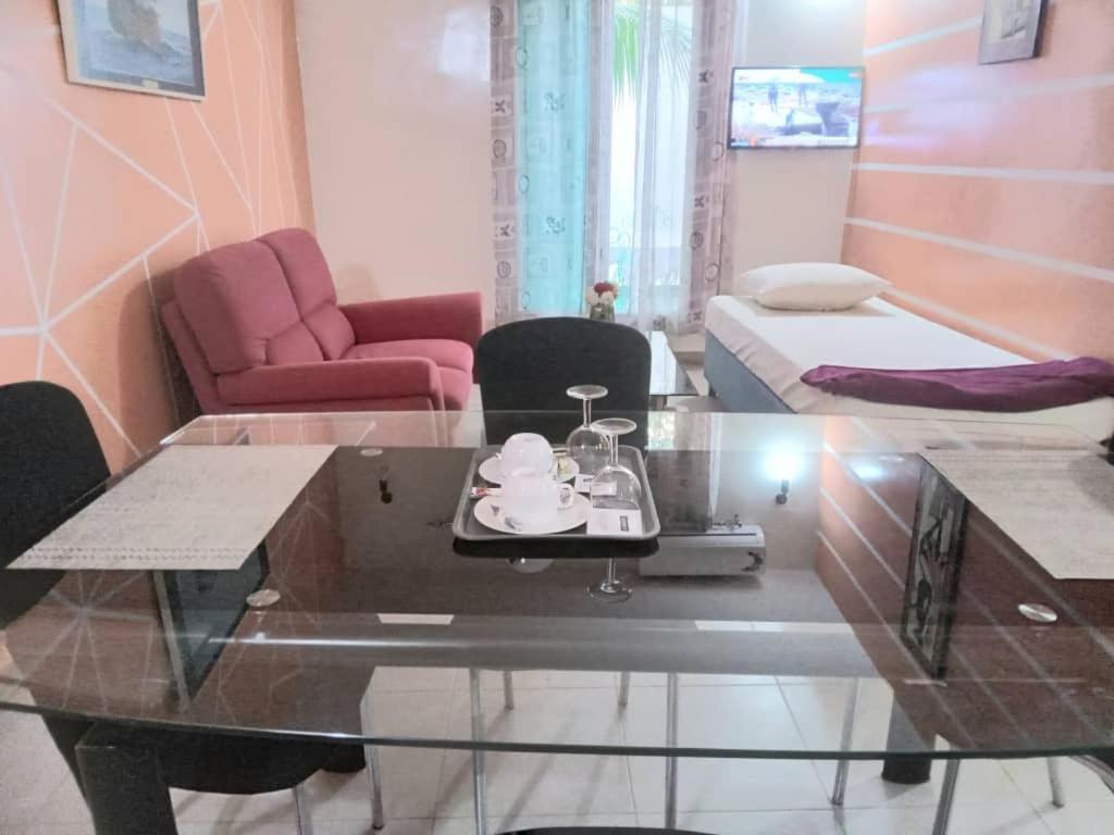 Residence Marie France Mendy Toubab Dialaw Buitenkant foto