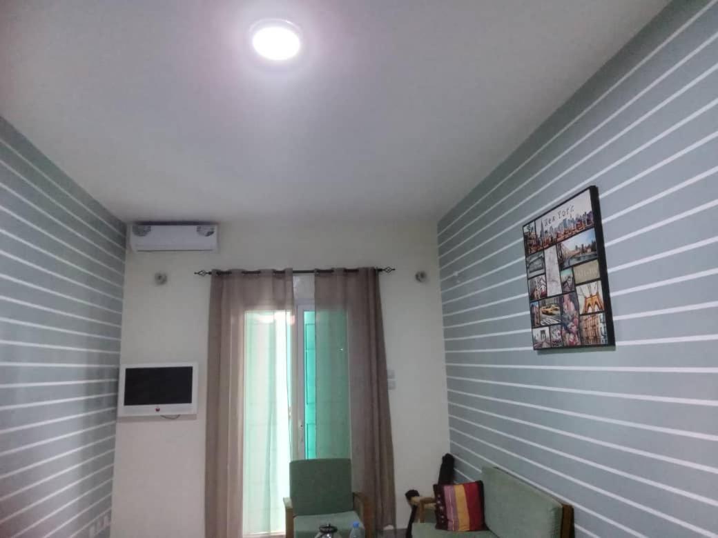 Residence Marie France Mendy Toubab Dialaw Buitenkant foto
