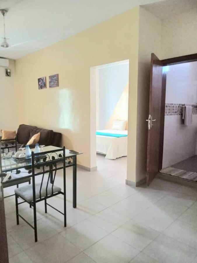 Residence Marie France Mendy Toubab Dialaw Buitenkant foto