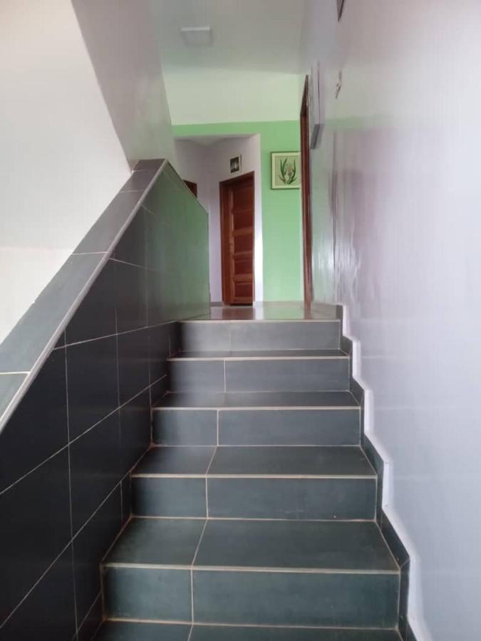 Residence Marie France Mendy Toubab Dialaw Buitenkant foto
