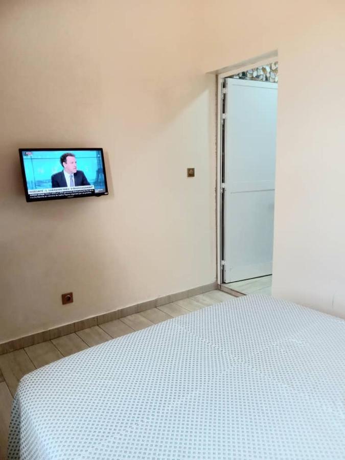 Residence Marie France Mendy Toubab Dialaw Buitenkant foto