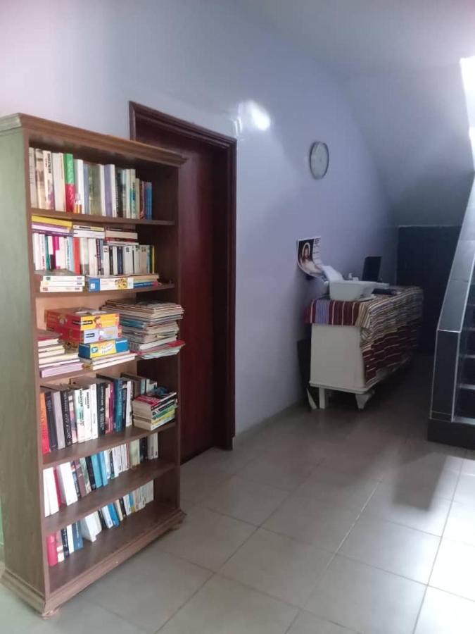 Residence Marie France Mendy Toubab Dialaw Buitenkant foto
