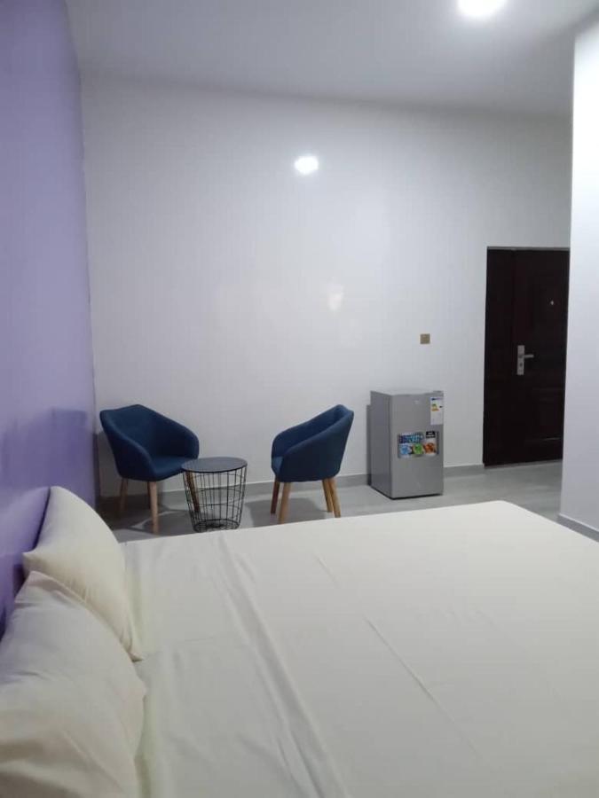 Residence Marie France Mendy Toubab Dialaw Buitenkant foto